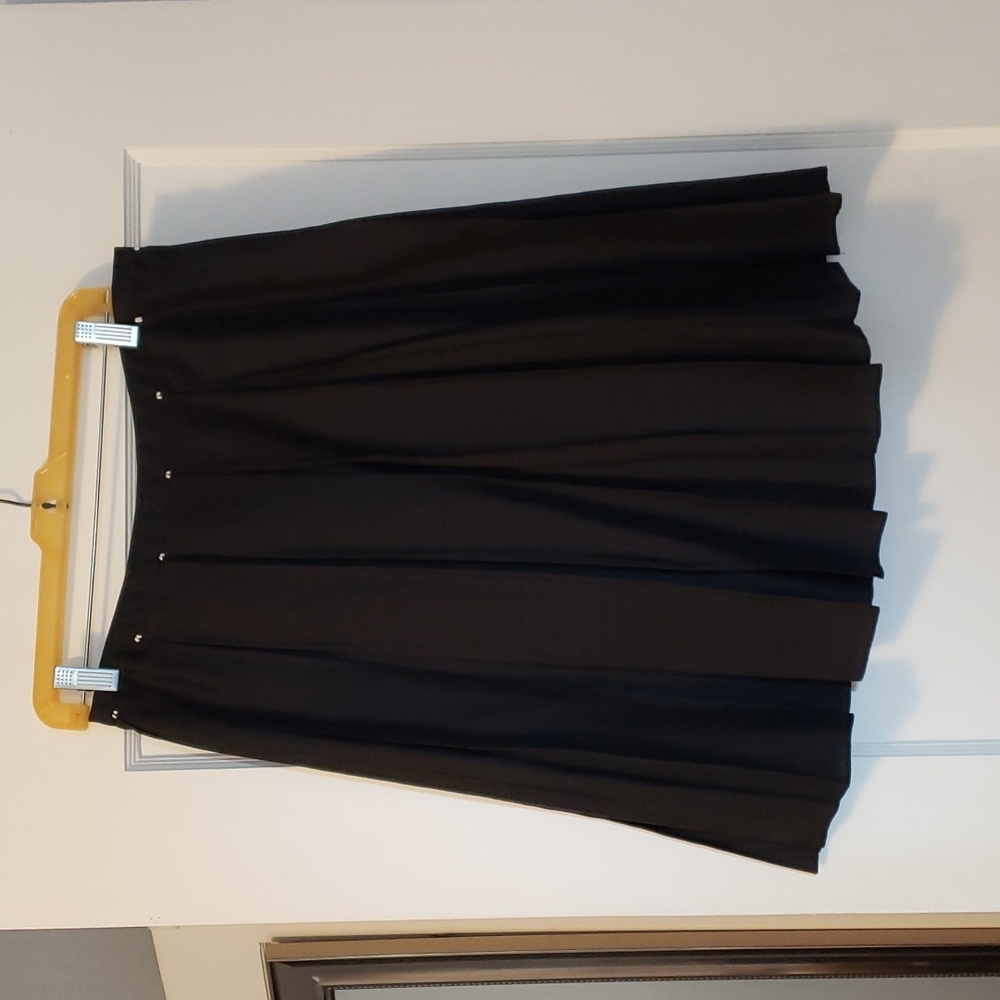Max Studio black pleated skirt, size 6
